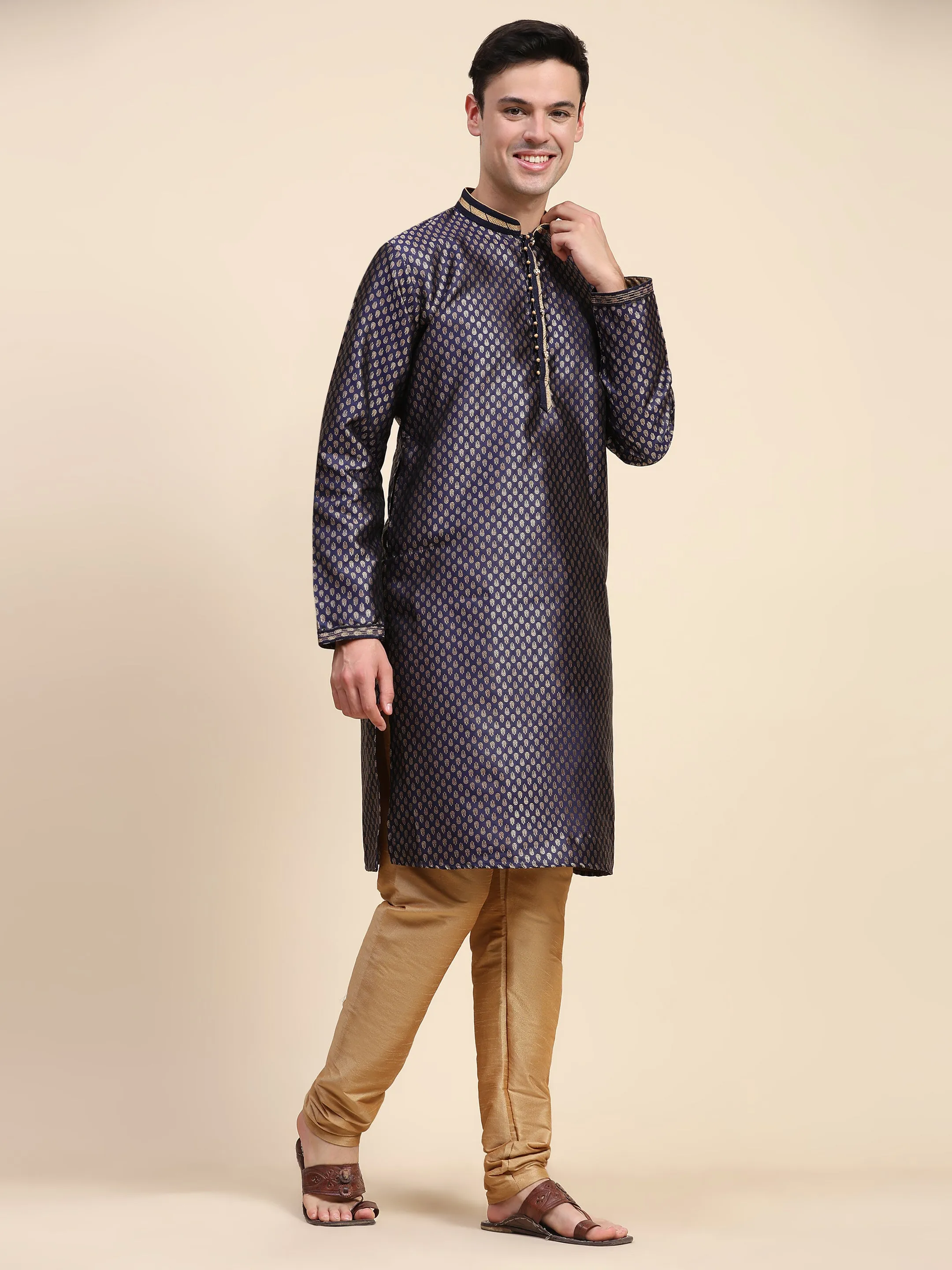 Mens Embroidered Kurta Pajama Set Jacquard Silk Ethnic Motifs 2-Piece Set