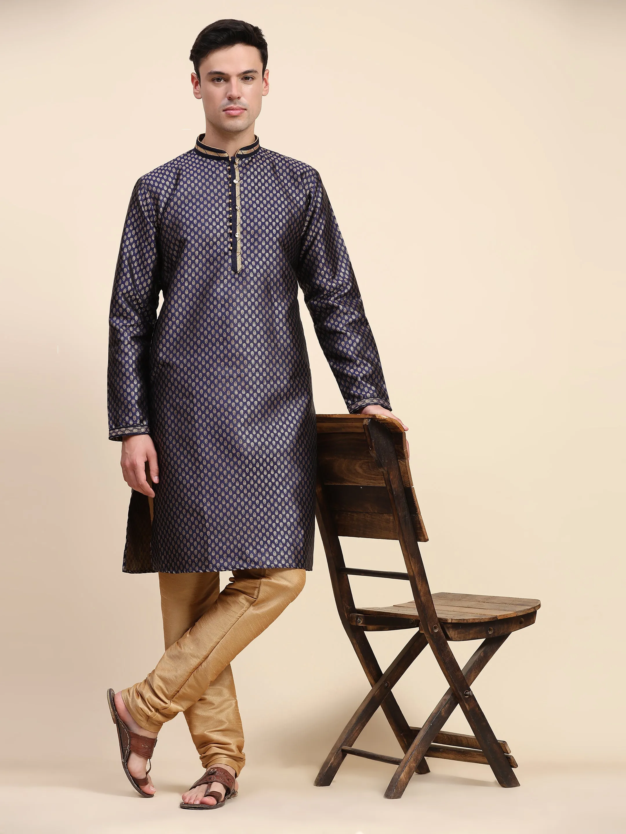 Mens Embroidered Kurta Pajama Set Jacquard Silk Ethnic Motifs 2-Piece Set